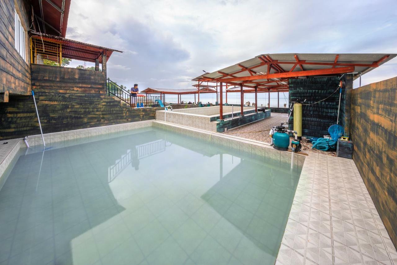 Mega Nasional Seaview Hotel Gunungsitoli 外观 照片
